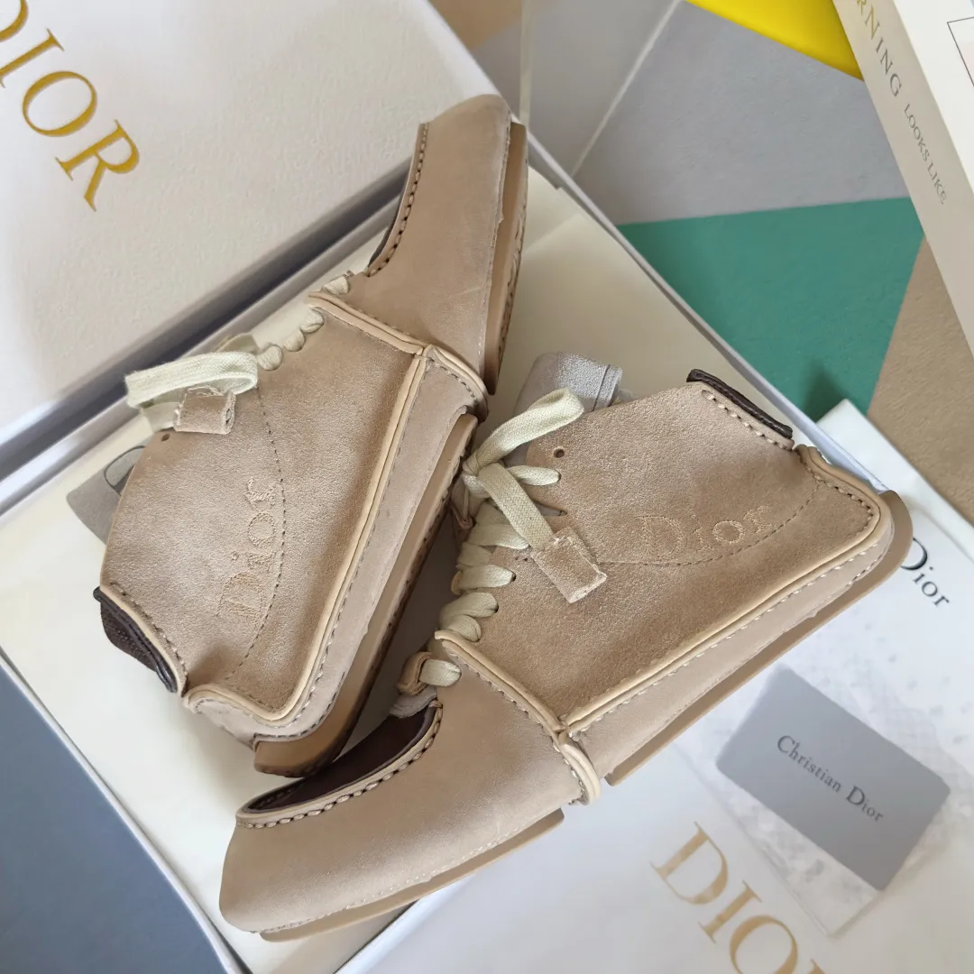 Men's shoes 💰680 Top version: Dior Roadie series catwalk couple style handmade casual sports shoes delivery counter exquisite packaging 🛍📦 ▪️Material: original custom imported first-layer cowhide ▪️Inner lining: original custom leather lining ▪️Sole: original molded anti-slip rubber material ▪️Sole thickness: 2CM ▪️Size: women's 35-40 / Men's 39-45